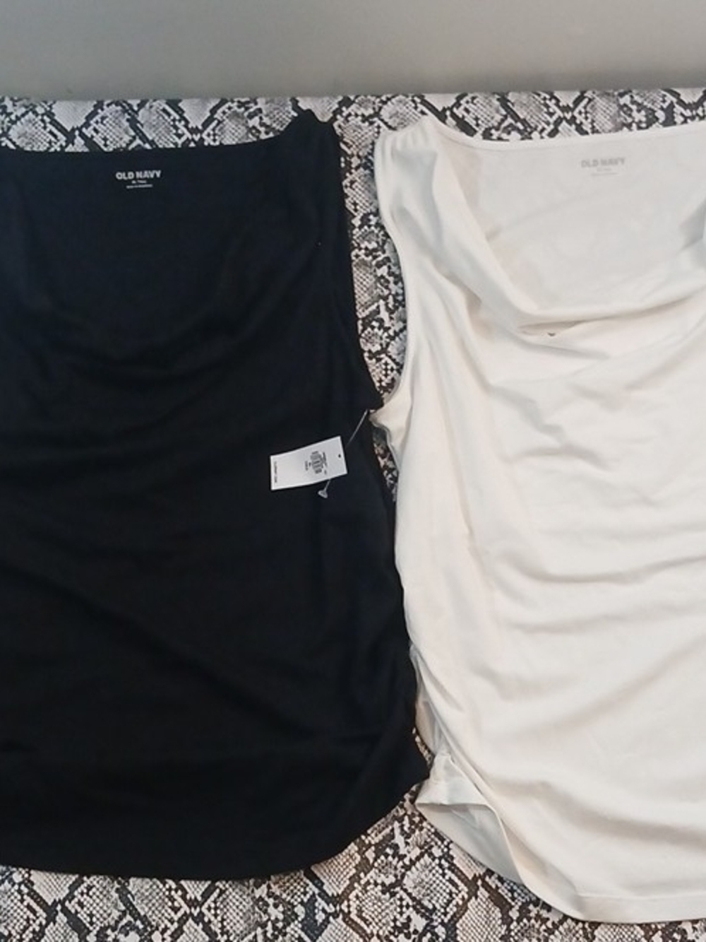 Old Navy Women’s XL Tall Cowl Neck Sleeveless Knit Stretch Tank Lot 2